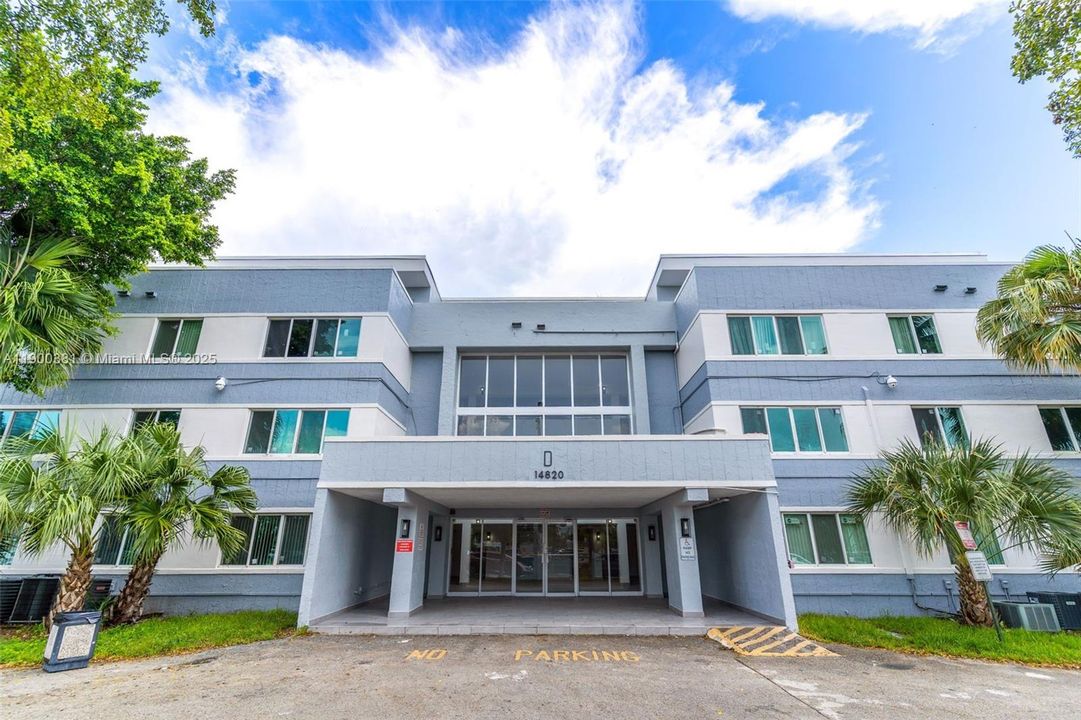 For Rent: $3,000 (4 beds, 4 baths, 3312 Square Feet)