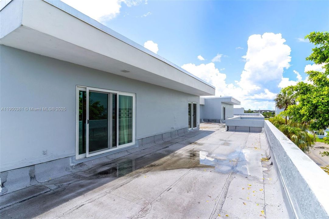 For Rent: $3,000 (4 beds, 4 baths, 3312 Square Feet)