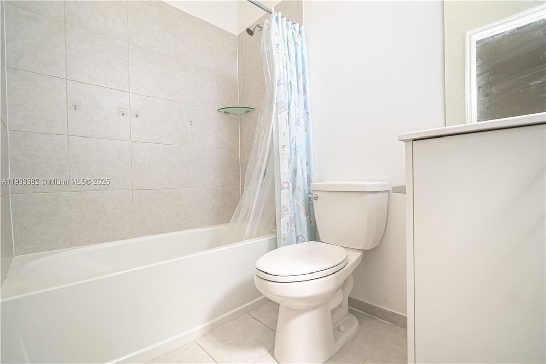 For Rent: $2,500 (3 beds, 3 baths, 1328 Square Feet)