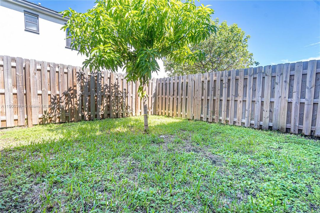 For Rent: $2,500 (3 beds, 3 baths, 1328 Square Feet)