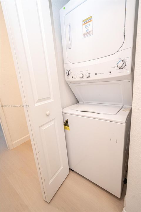 For Rent: $2,500 (3 beds, 3 baths, 1328 Square Feet)