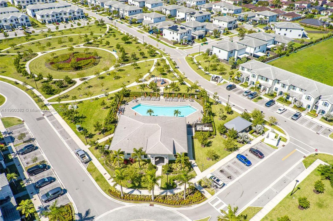 For Rent: $2,500 (3 beds, 3 baths, 1328 Square Feet)