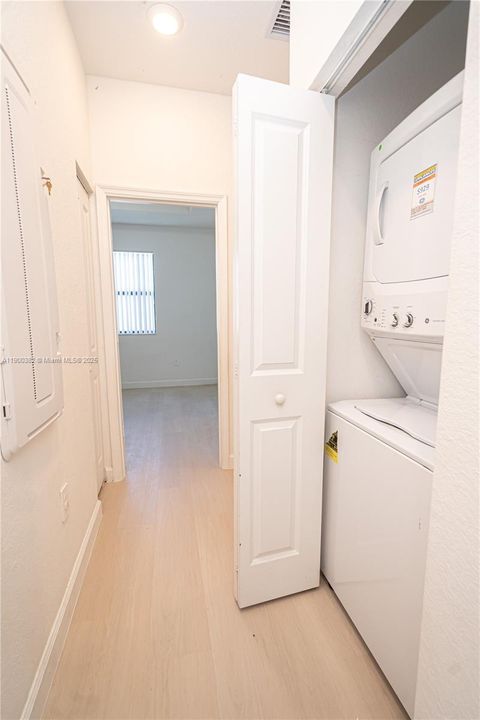 For Rent: $2,500 (3 beds, 3 baths, 1328 Square Feet)