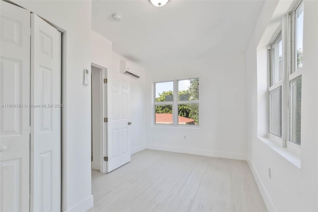 For Rent: $1,900 (2 beds, 1 baths, 13302 Square Feet)