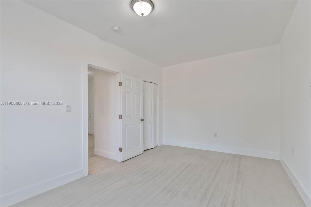 For Rent: $1,900 (2 beds, 1 baths, 13302 Square Feet)