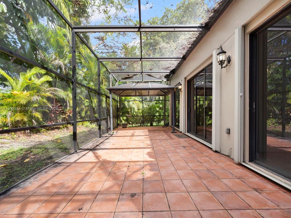 Recently Rented: $3,900 (4 beds, 2 baths, 1524 Square Feet)