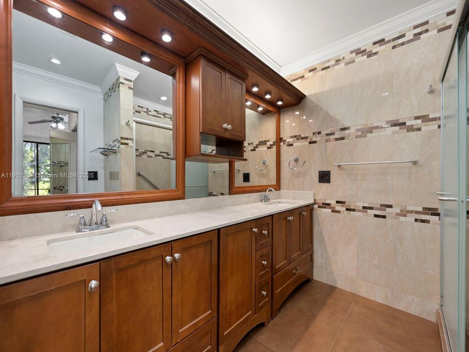 Recently Rented: $3,900 (4 beds, 2 baths, 1524 Square Feet)