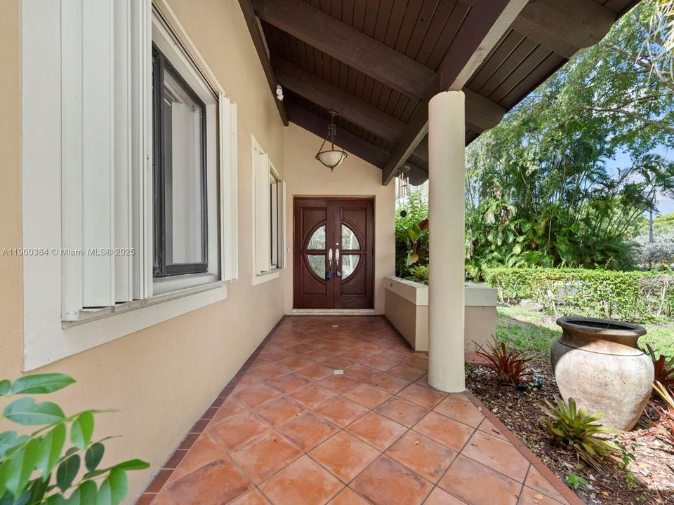 Recently Rented: $3,900 (4 beds, 2 baths, 1524 Square Feet)