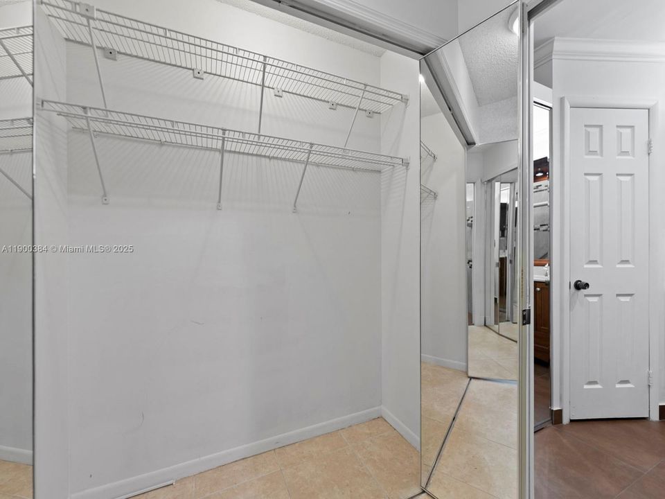 Recently Rented: $3,900 (4 beds, 2 baths, 1524 Square Feet)