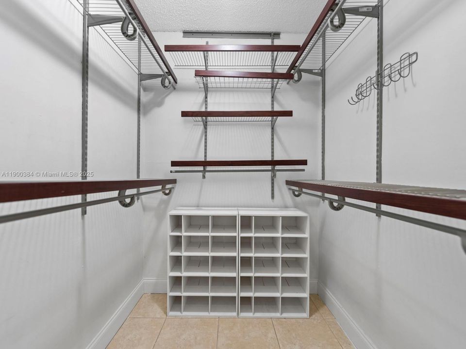 Recently Rented: $3,900 (4 beds, 2 baths, 1524 Square Feet)