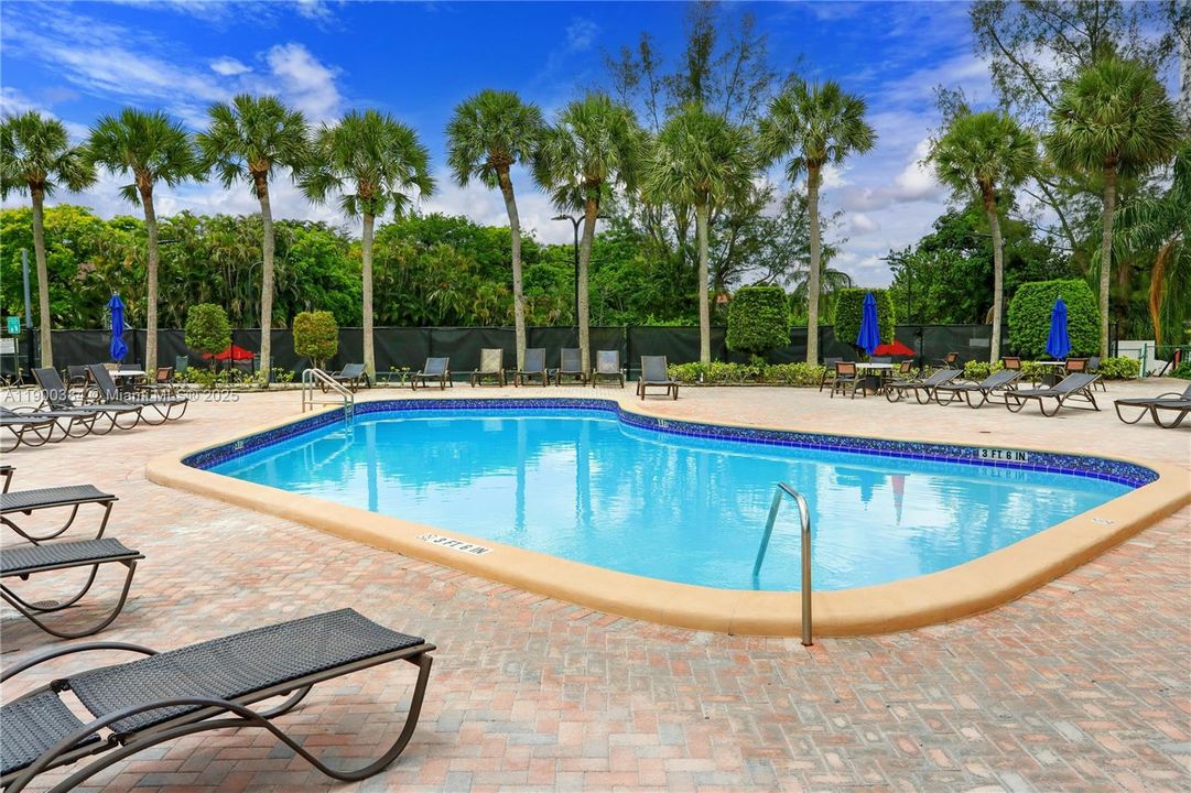 Recently Rented: $3,900 (4 beds, 2 baths, 1524 Square Feet)