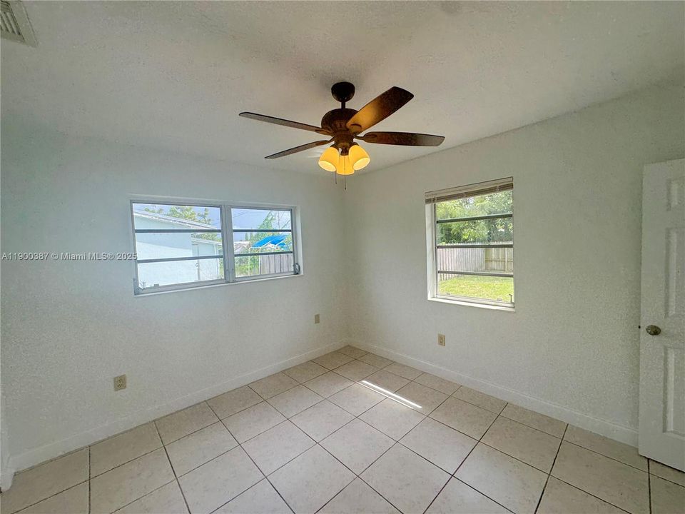 Active With Contract: $549,900 (4 beds, 2 baths, 1424 Square Feet)