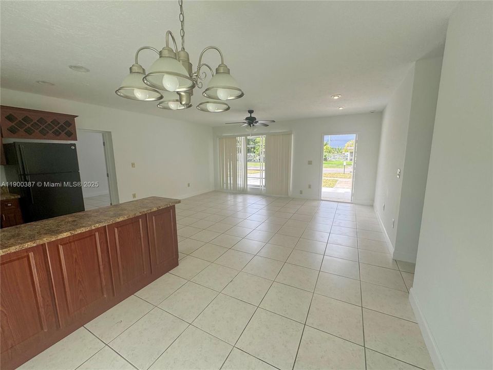 Active With Contract: $549,900 (4 beds, 2 baths, 1424 Square Feet)