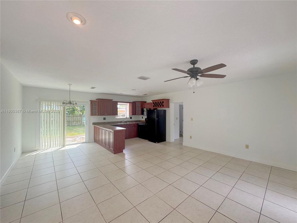 Active With Contract: $549,900 (4 beds, 2 baths, 1424 Square Feet)