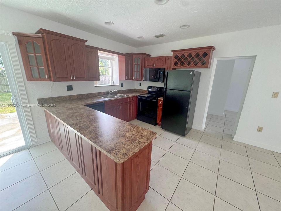 Active With Contract: $549,900 (4 beds, 2 baths, 1424 Square Feet)