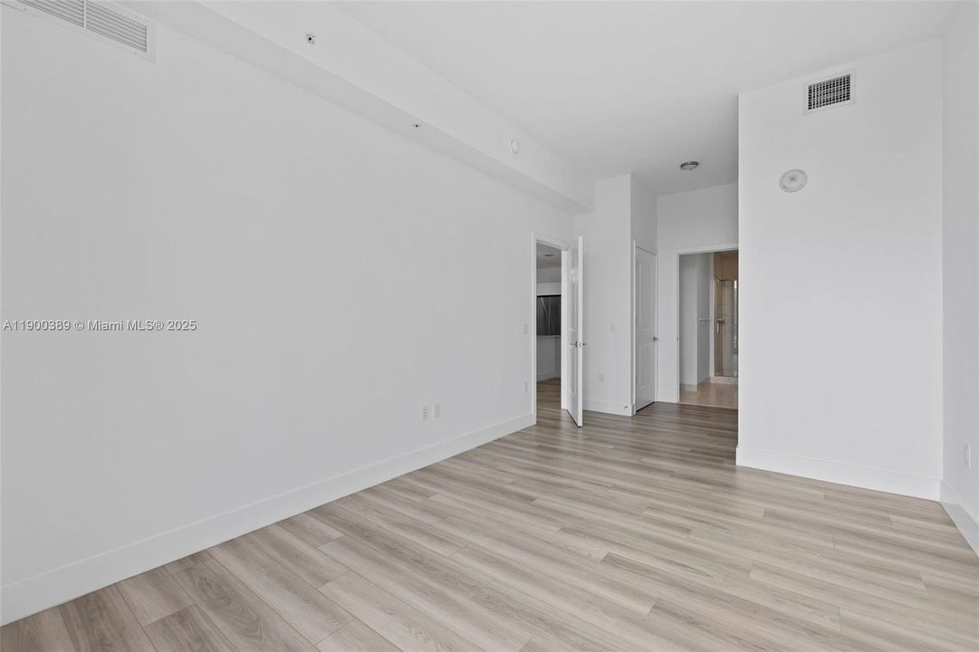 Active With Contract: $3,792 (2 beds, 2 baths, 1264 Square Feet)