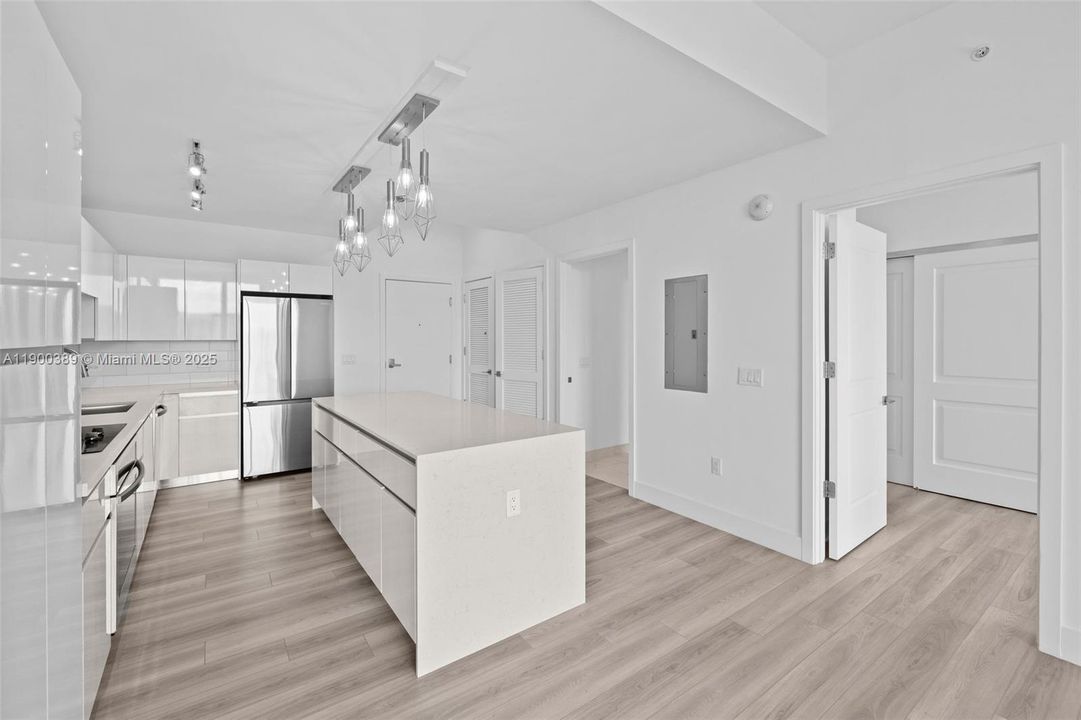 Active With Contract: $3,792 (2 beds, 2 baths, 1264 Square Feet)