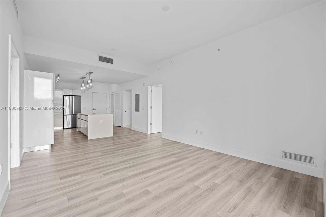 Active With Contract: $3,792 (2 beds, 2 baths, 1264 Square Feet)