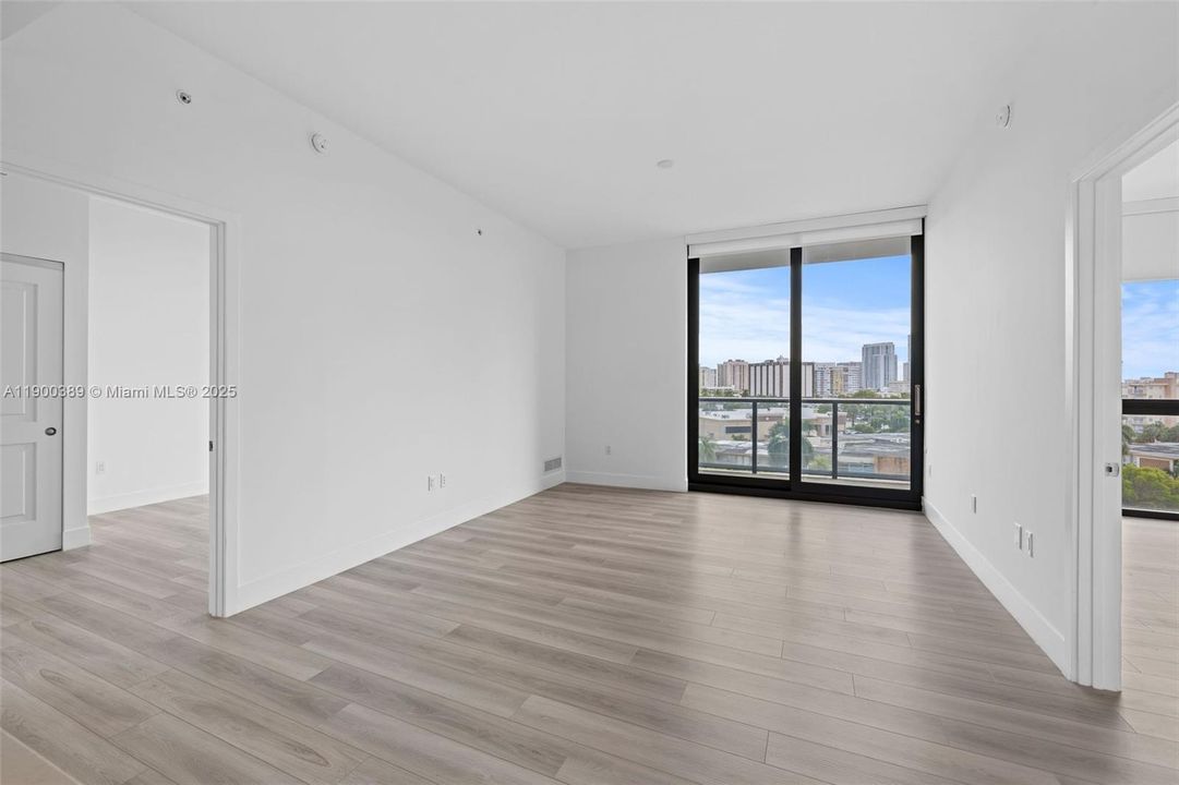 Active With Contract: $3,792 (2 beds, 2 baths, 1264 Square Feet)