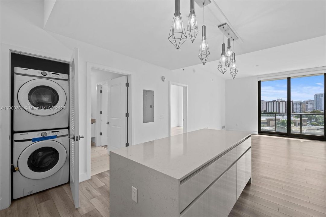 Active With Contract: $3,792 (2 beds, 2 baths, 1264 Square Feet)