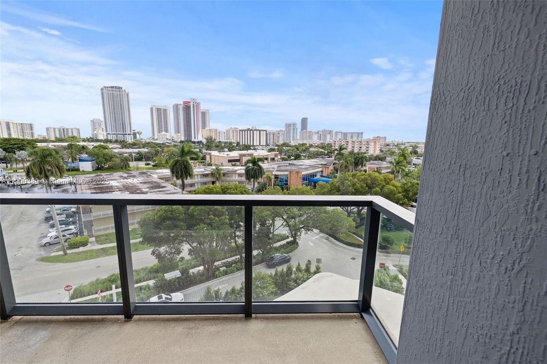 Active With Contract: $3,792 (2 beds, 2 baths, 1264 Square Feet)