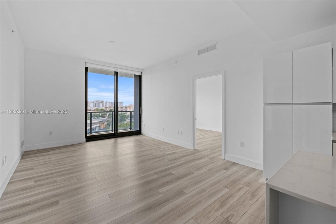 Active With Contract: $3,792 (2 beds, 2 baths, 1264 Square Feet)