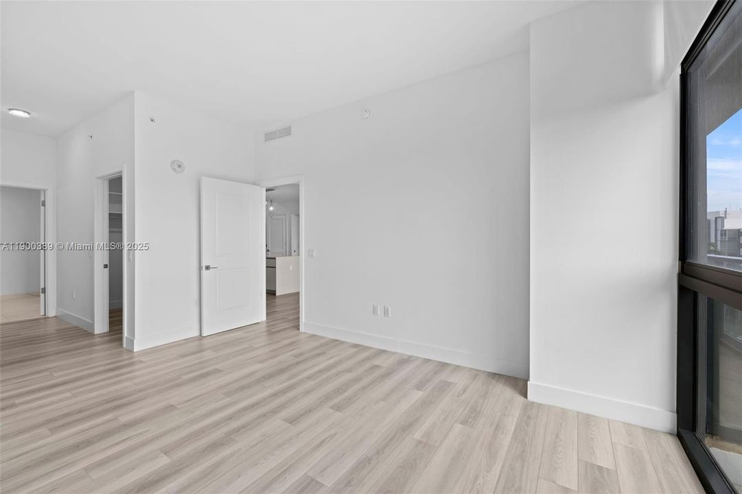 Active With Contract: $3,792 (2 beds, 2 baths, 1264 Square Feet)