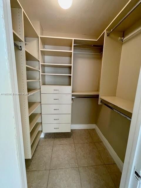 For Rent: $3,225 (2 beds, 2 baths, 1100 Square Feet)