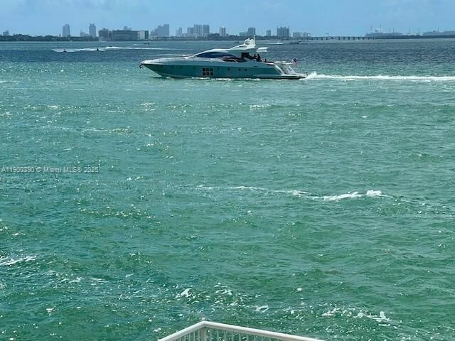 For Rent: $3,225 (2 beds, 2 baths, 1100 Square Feet)