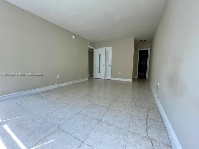 For Rent: $3,225 (2 beds, 2 baths, 1100 Square Feet)