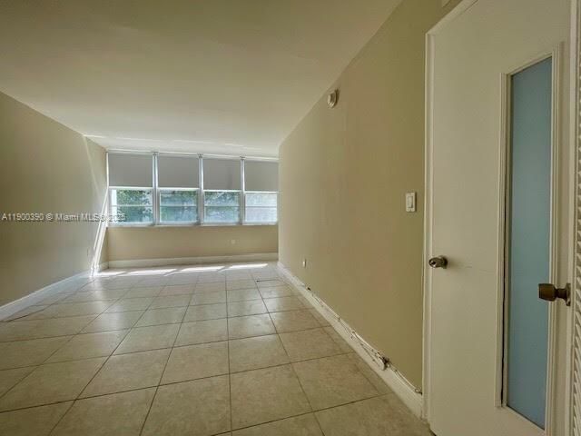 For Rent: $3,225 (2 beds, 2 baths, 1100 Square Feet)