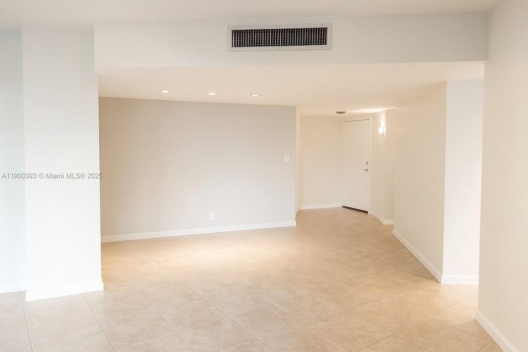 Недавно продано: $234,000 (2 спален, 2 ванн, 1081 Квадратных фут)