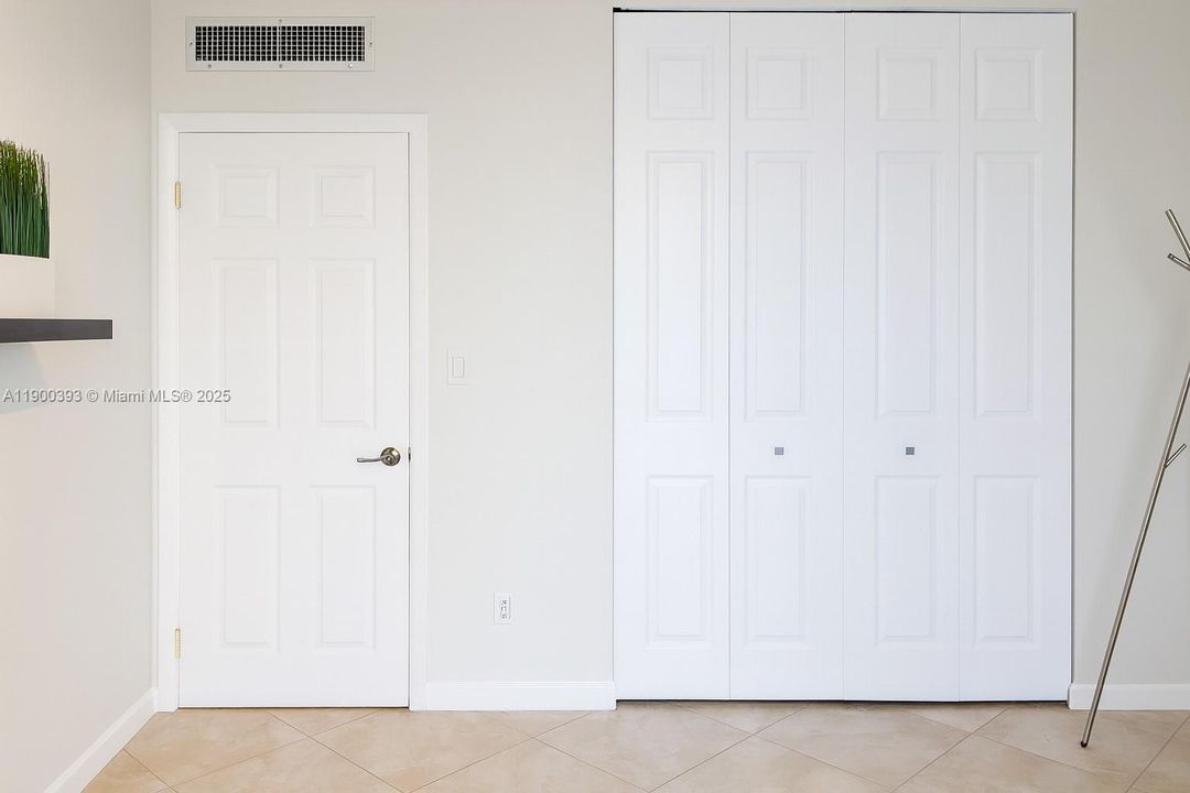 Недавно продано: $234,000 (2 спален, 2 ванн, 1081 Квадратных фут)