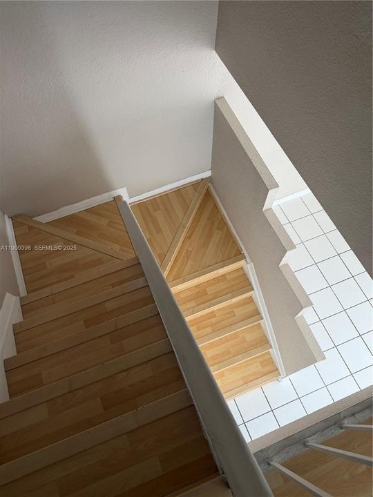 For Rent: $2,800 (3 beds, 2 baths, 1270 Square Feet)