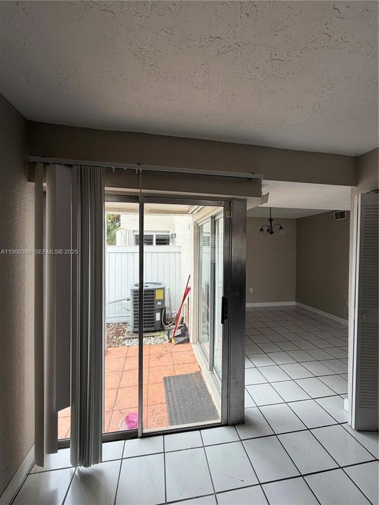 For Rent: $2,800 (3 beds, 2 baths, 1270 Square Feet)