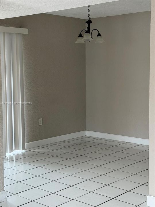 For Rent: $2,800 (3 beds, 2 baths, 1270 Square Feet)