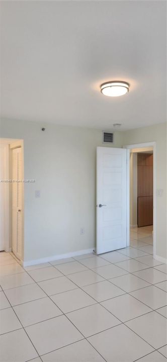 For Rent: $2,600 (2 beds, 2 baths, 920 Square Feet)
