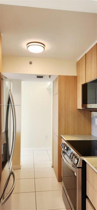 For Rent: $2,600 (2 beds, 2 baths, 920 Square Feet)