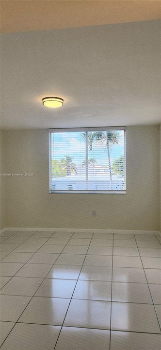 For Rent: $2,600 (2 beds, 2 baths, 920 Square Feet)