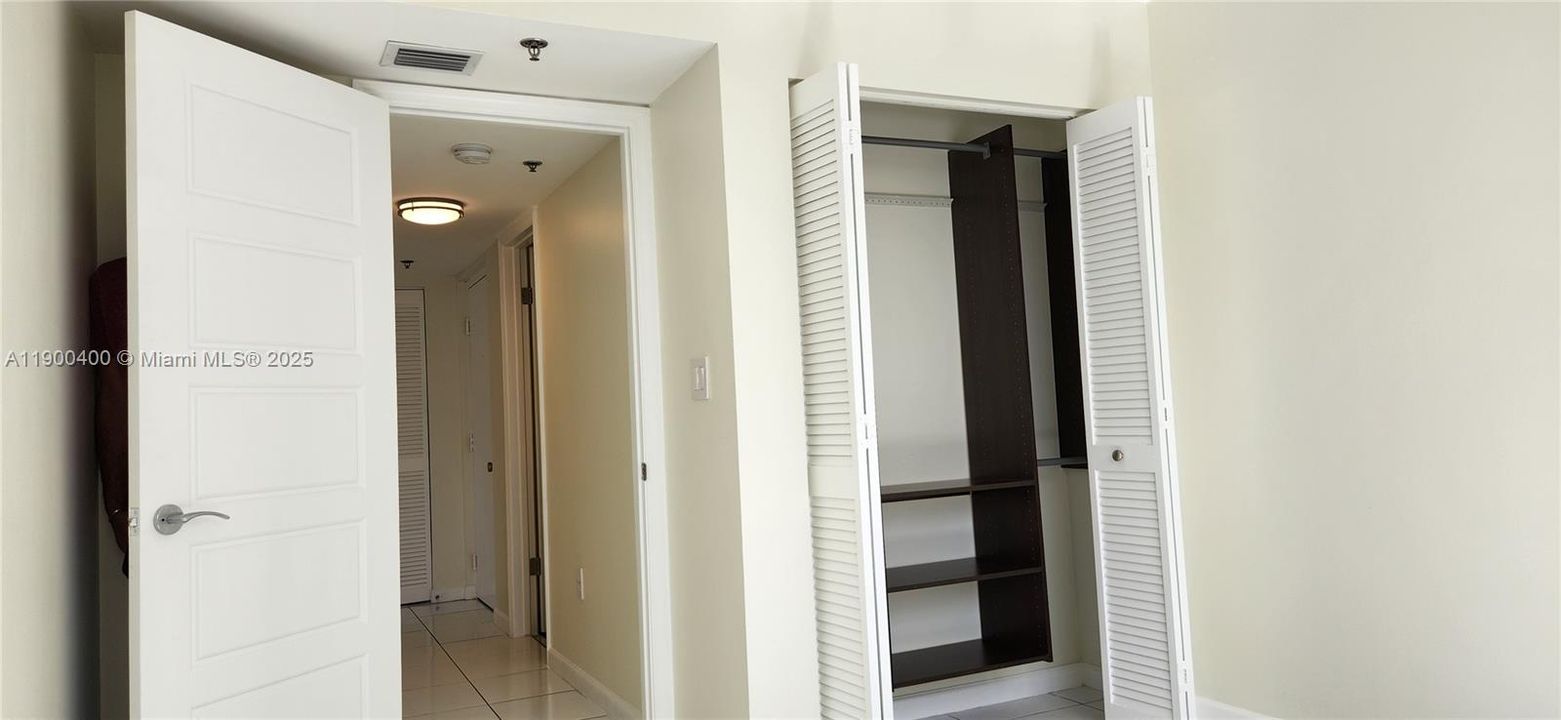 For Rent: $2,600 (2 beds, 2 baths, 920 Square Feet)