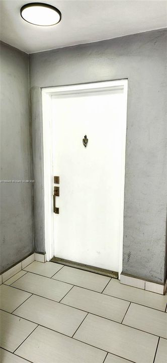 For Rent: $2,600 (2 beds, 2 baths, 920 Square Feet)