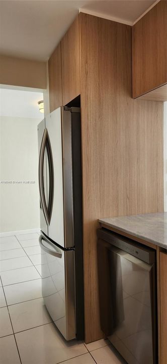 For Rent: $2,600 (2 beds, 2 baths, 920 Square Feet)