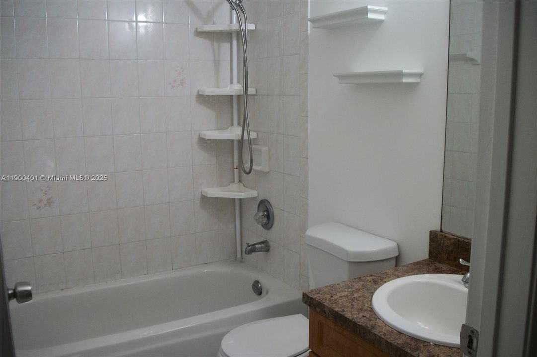 Recently Rented: $2,990 (3 beds, 2 baths, 1180 Square Feet)