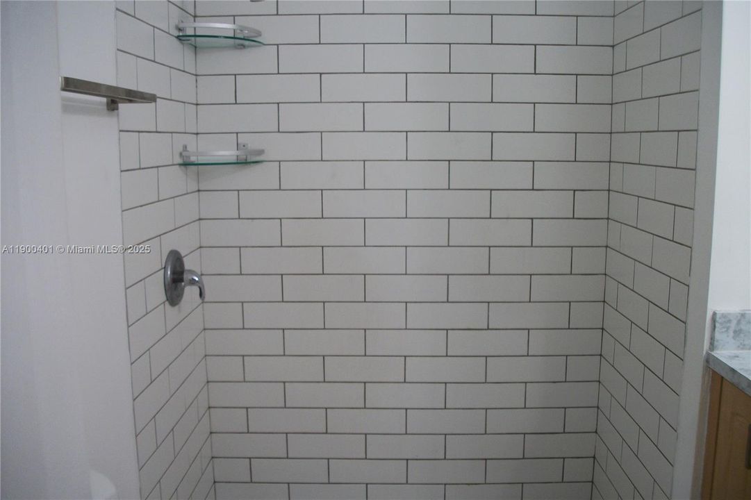 Recently Rented: $2,990 (3 beds, 2 baths, 1180 Square Feet)