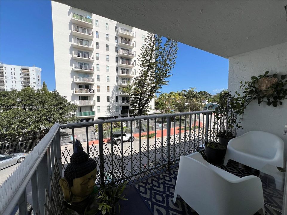 Под контрактом: $1,675 (0 спален, 1 ванн, 507 Квадратных фут)