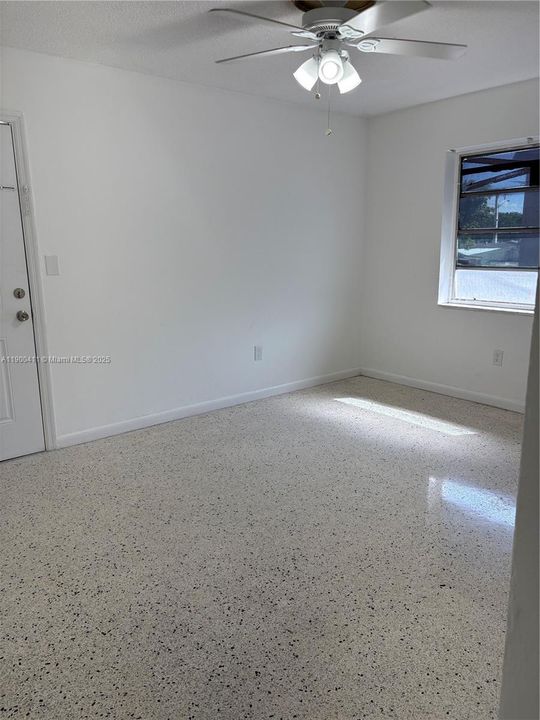 Active With Contract: $2,300 (2 beds, 2 baths, 1200 Square Feet)