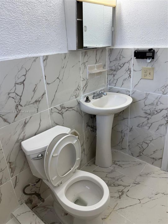 Active With Contract: $2,300 (2 beds, 2 baths, 1200 Square Feet)