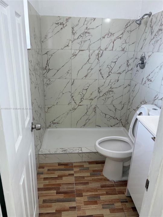 Active With Contract: $2,300 (2 beds, 2 baths, 1200 Square Feet)