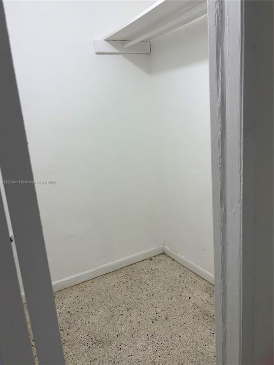 Active With Contract: $2,300 (2 beds, 2 baths, 1200 Square Feet)