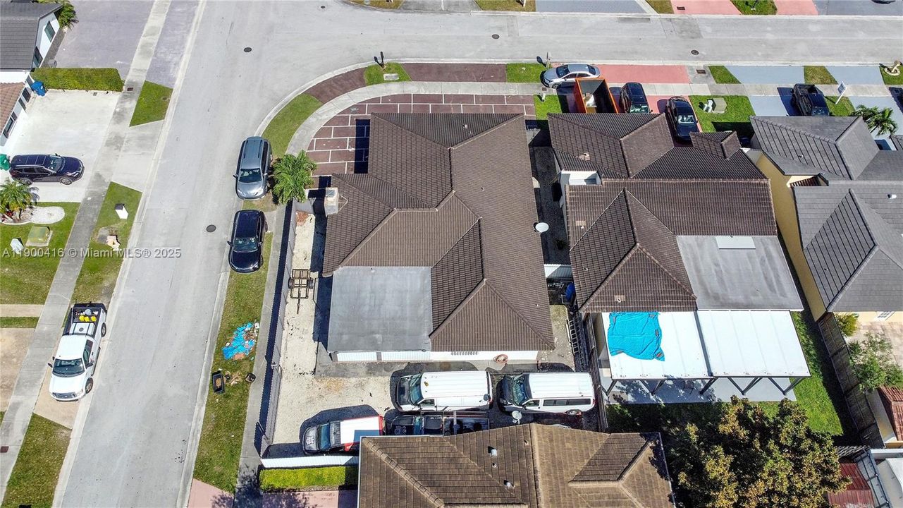 待售: $680,000 (6 贝兹, 4 浴室, 1579 平方英尺)